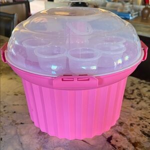 Pink Fox Run Cupcake Holder Holds 24 cupcakes Perfect for transporting Like New